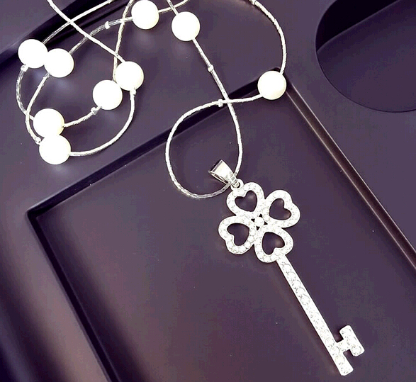 Fashional key shape pearl bead sweater chain necklace