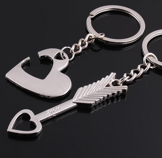Wholesale cheap style cupid's arrow couple keychain for lovers