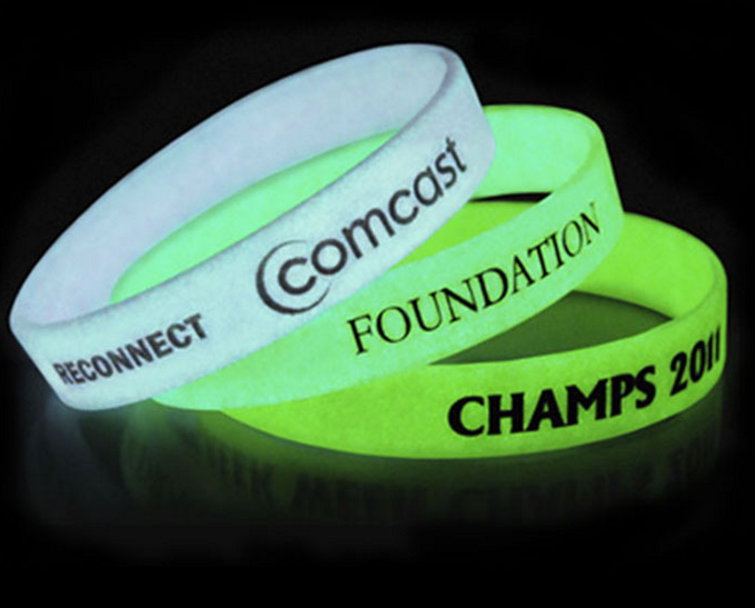 Promotional luminous or noctilucence customize emboss and printing silicone wristband